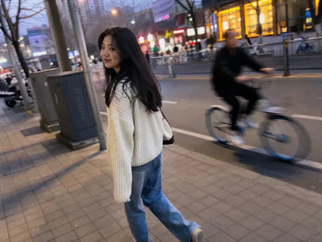 街拍组14号：黄昏路口的那一相关推荐作品图